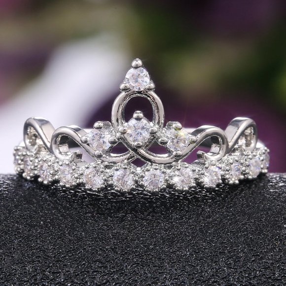 💝 Queen Princess Engagement Heart Crown Sweet Ring for Women, PD522 - Picture 1 of 8